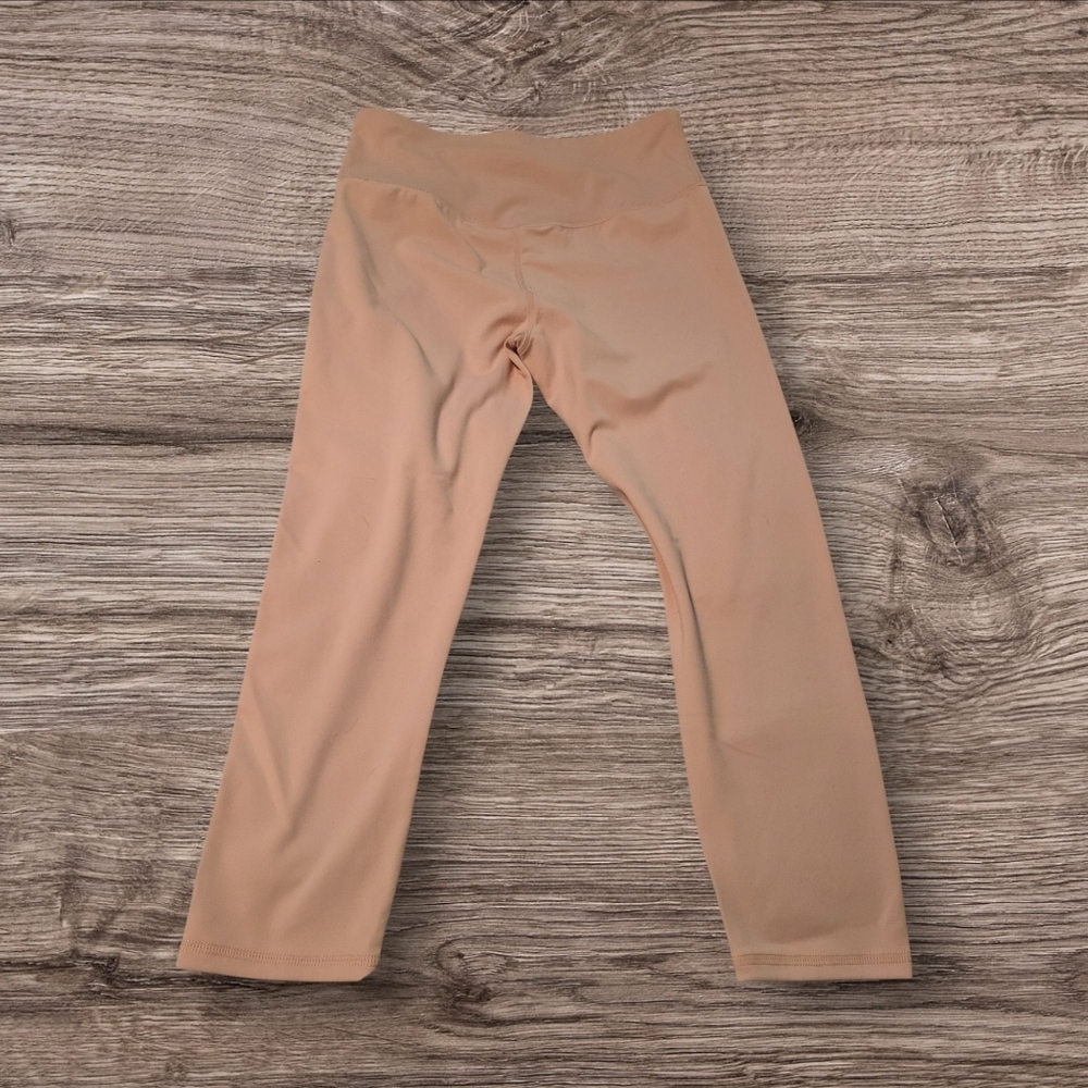 🩷 3/$15 Kyodan Light Pink Capri Leggings, Medium, NWOT - Picture 3 of 4